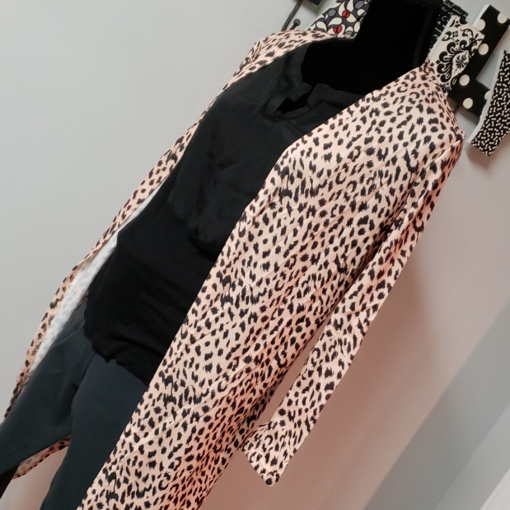 🐆Animal🐆 Print Cardigan - Picture 1 of 8